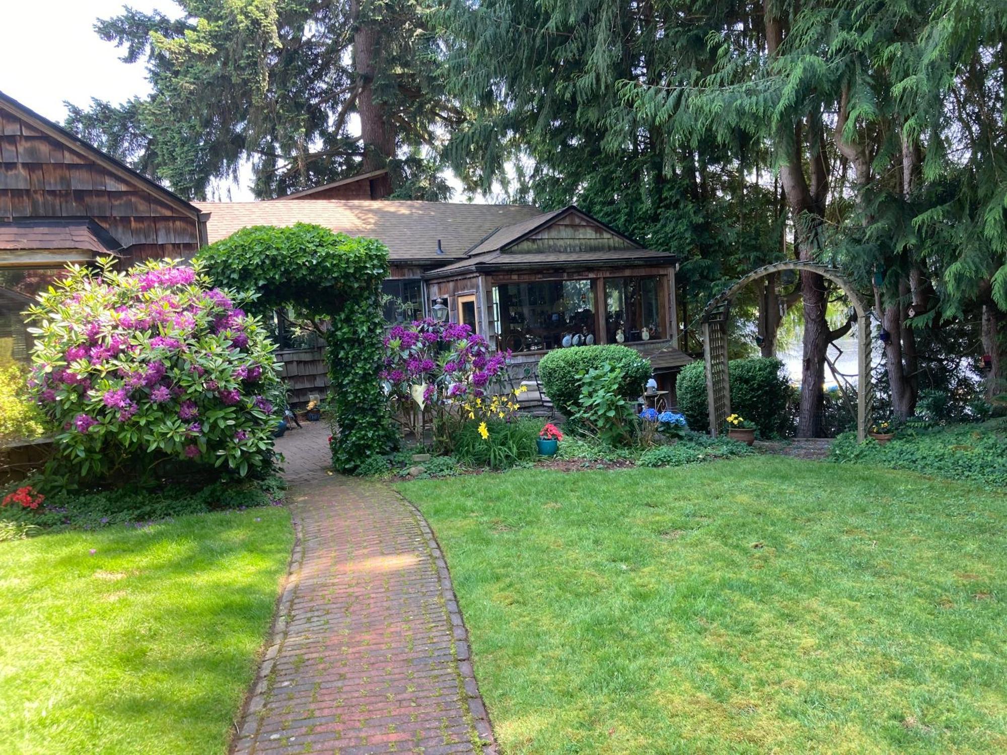 Cottage Lake Bed And Breakfast Woodinville Bagian luar foto