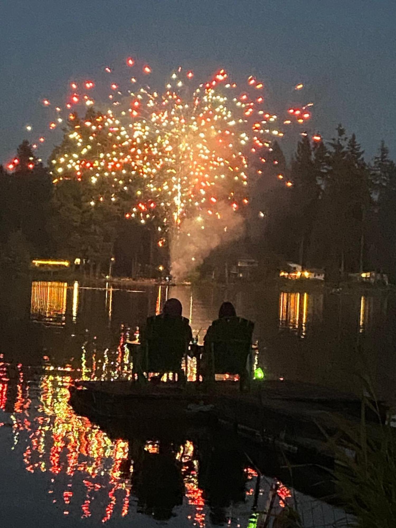 Cottage Lake Bed And Breakfast Woodinville Bagian luar foto